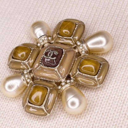 Брошь Chanel