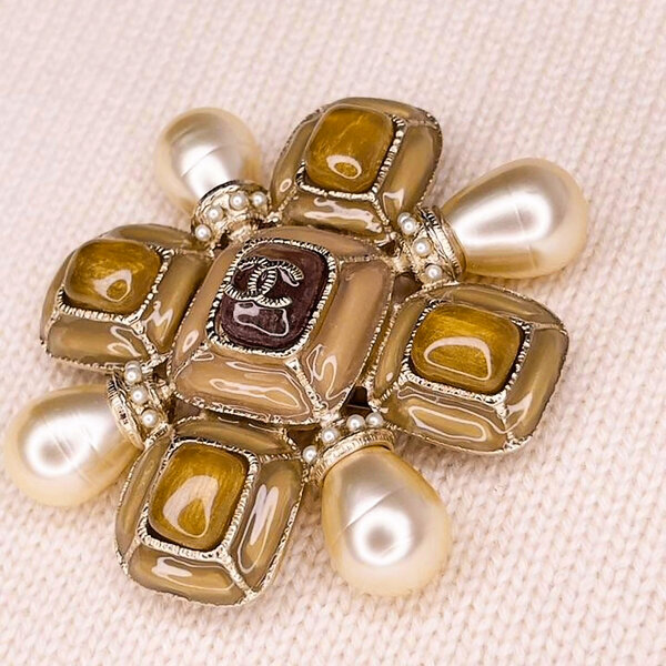 Брошь Chanel