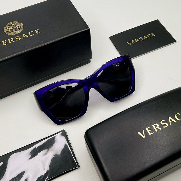 Солнцезащитные очки Versace