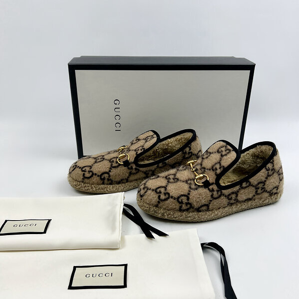 Лоферы с мехом Gucci Fria