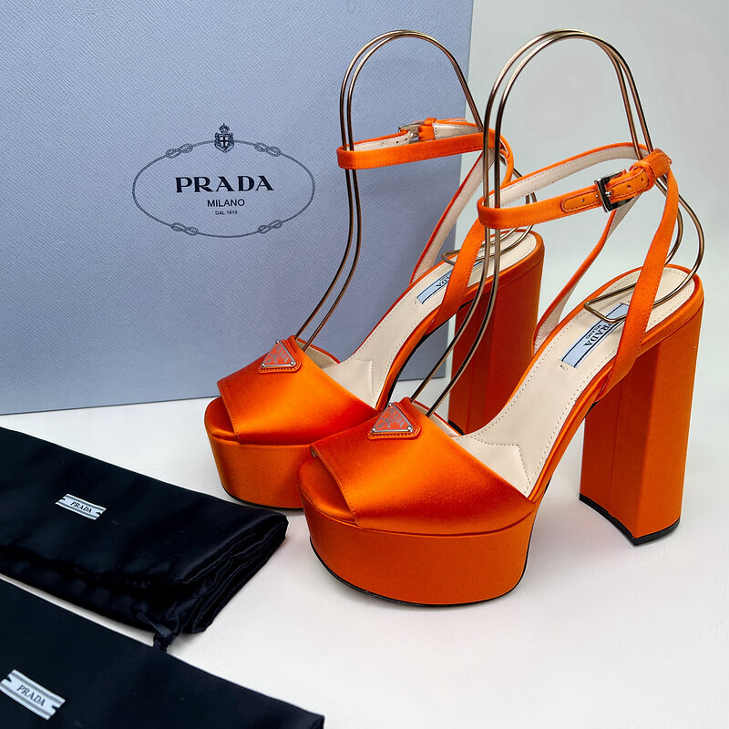 Босоножки Prada